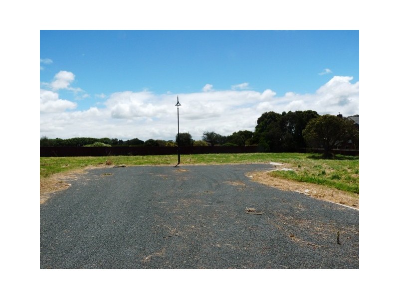 16 Ziegler Parade, Allansford VIC 3277