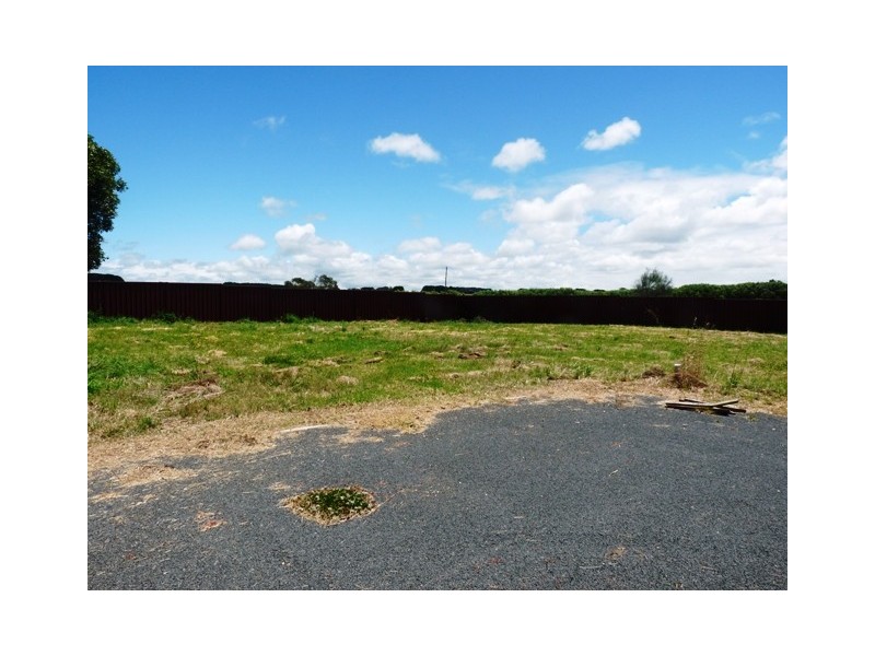 16 Ziegler Parade, Allansford VIC 3277