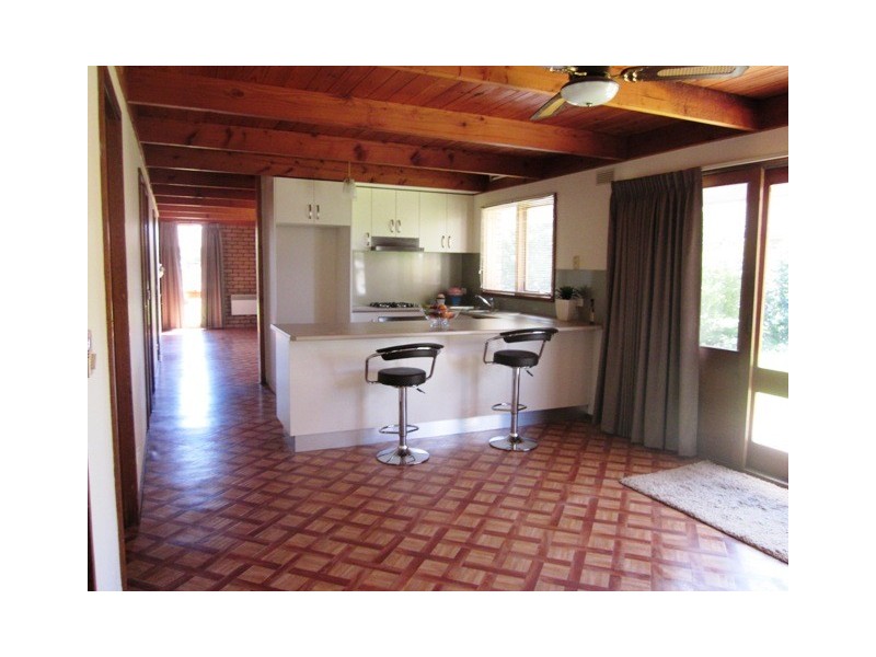 17 Iona Ave, Warrnambool VIC 3280