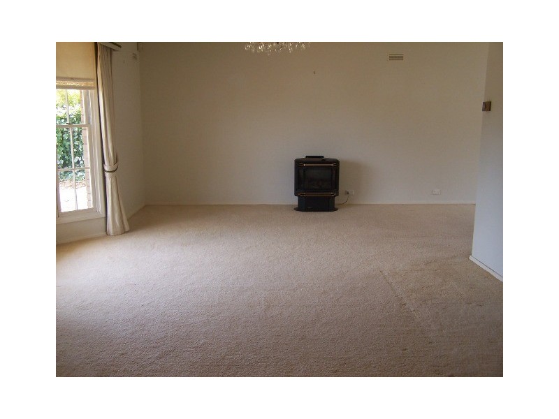 8 Ponting Drive, Warrnambool VIC 3280