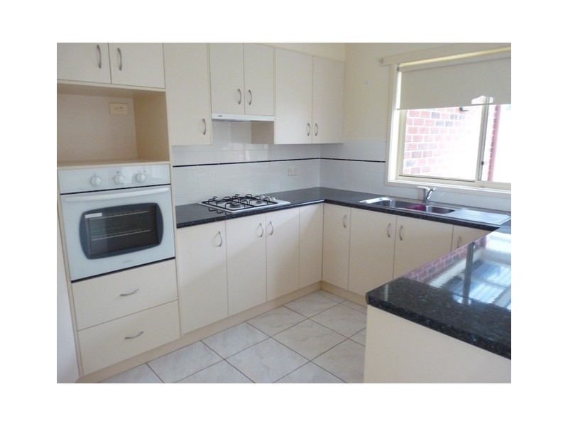 2/13 Golden Spring Court, Warrnambool VIC 3280