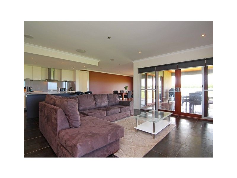 Southern Cross VIC 3283