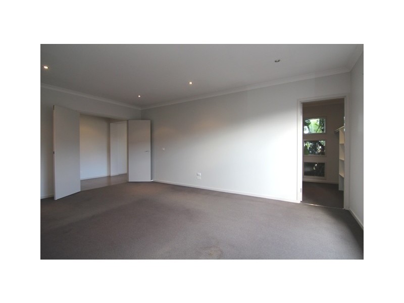 11 Huntingfield Drive, Warrnambool VIC 3280