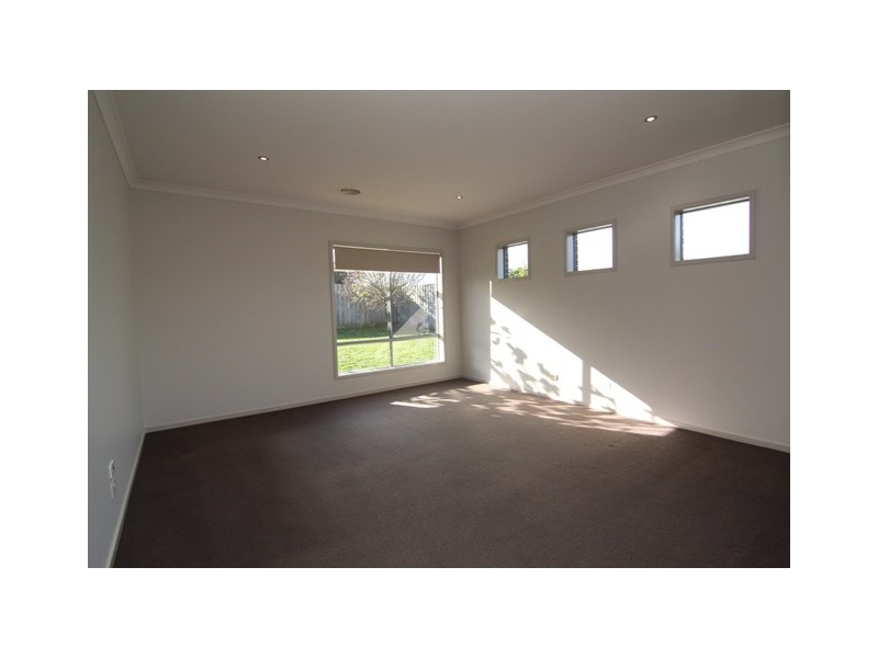 11 Huntingfield Drive, Warrnambool VIC 3280