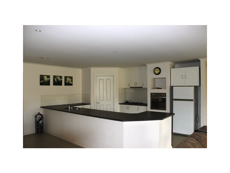 15 Clarke Street, Allansford VIC 3277
