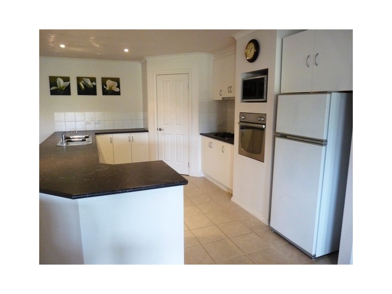 15 Clarke Street, Allansford VIC 3277