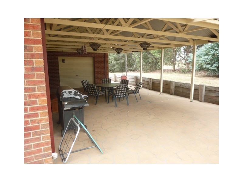 15 Clarke Street, Allansford VIC 3277