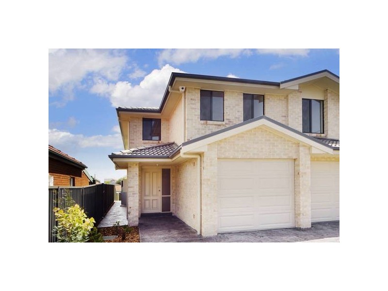 52 & 52A Mitchell St, Chifley NSW 2036