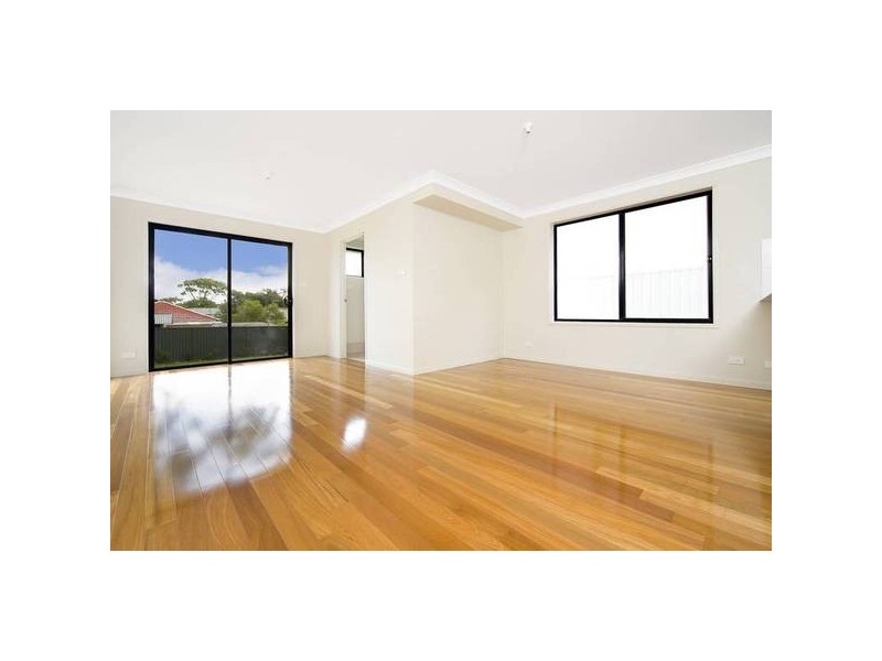 52 & 52A Mitchell St, Chifley NSW 2036