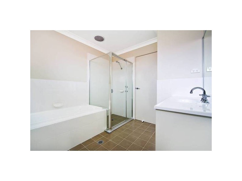 52 & 52A Mitchell St, Chifley NSW 2036