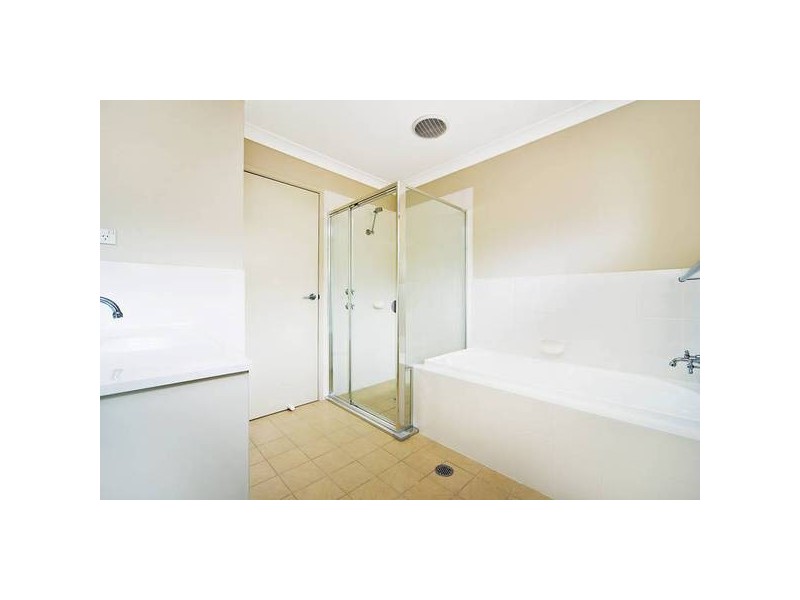 52 & 52A Mitchell St, Chifley NSW 2036