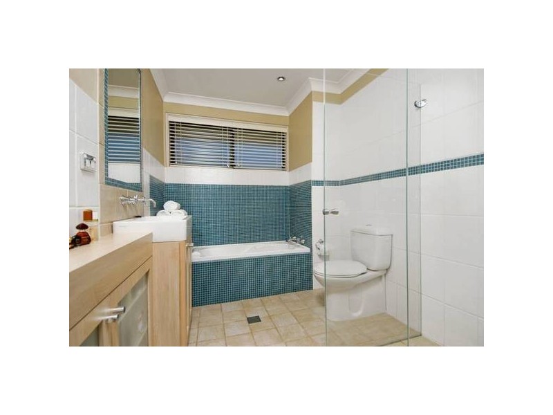 6/62 Carrington Parade, Curl Curl NSW 2096