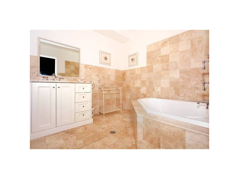 1 Fern Road, Ourimbah NSW 2258