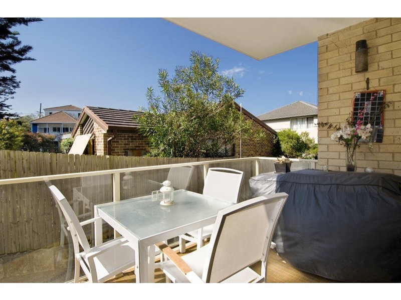 2/62 Carrington Parade, Curl Curl NSW 2096