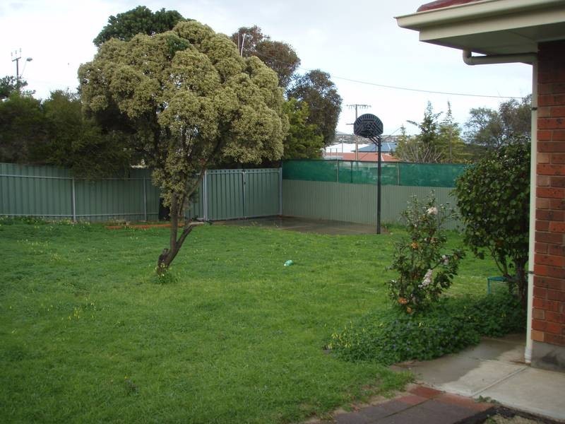 18 Third Avenue, Moana SA 5169