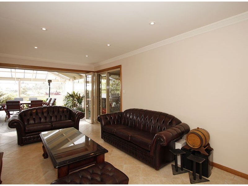 317 Pimpala Road, Woodcroft SA 5162