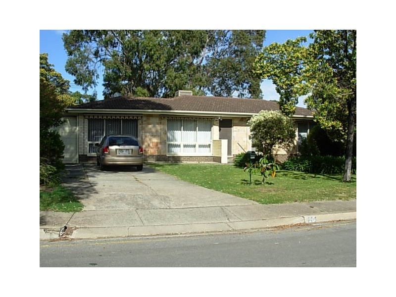15 Karyn Crescent, Morphett Vale SA 5162