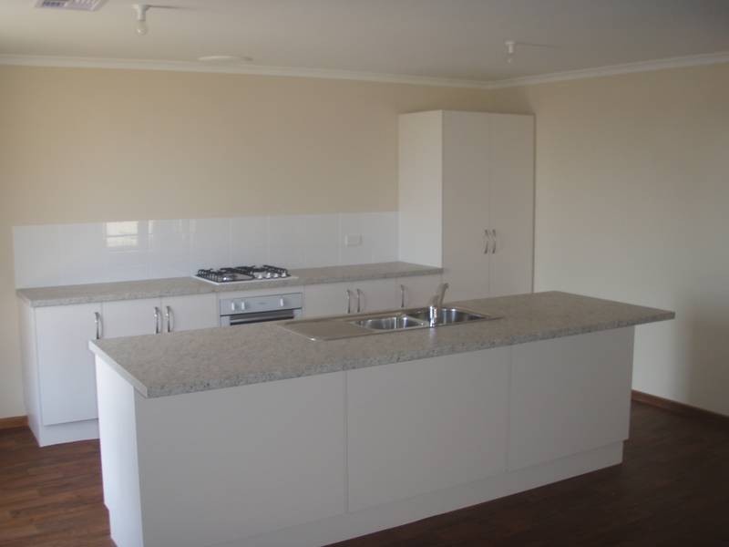 68 Grand Boulevard, Seaford Rise SA 5169