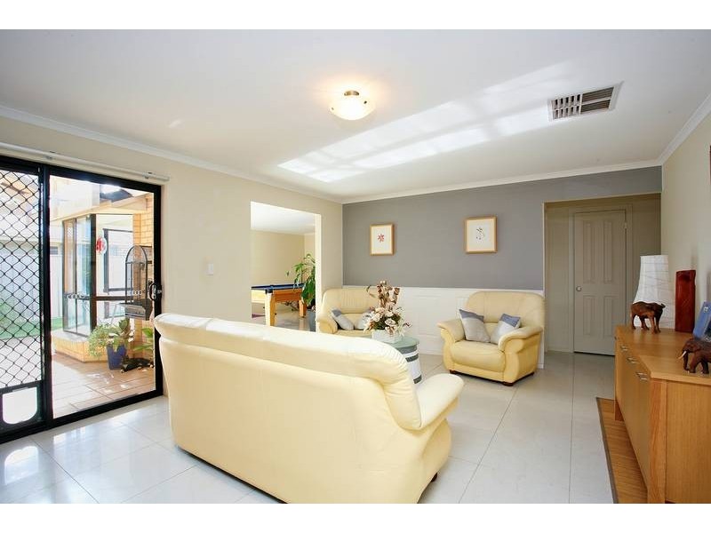 22 Blue Bay Ave, Aldinga Beach SA 5173