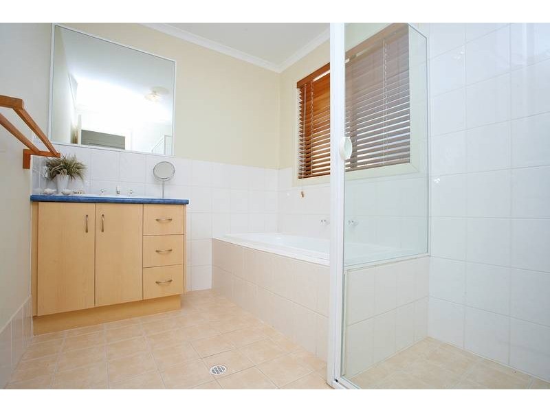 22 Blue Bay Ave, Aldinga Beach SA 5173