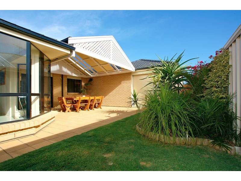 22 Blue Bay Ave, Aldinga Beach SA 5173