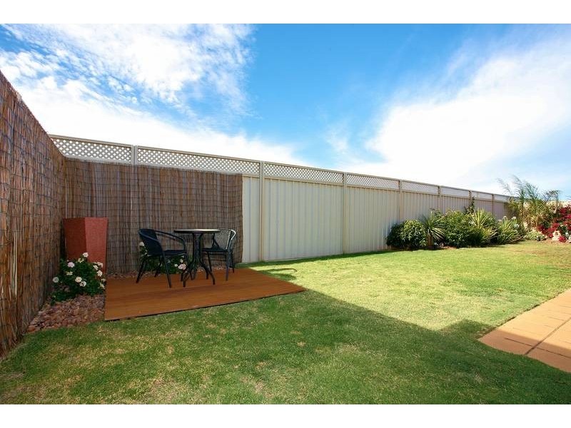 22 Blue Bay Ave, Aldinga Beach SA 5173