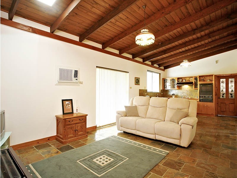 325 Pimpala Road, Woodcroft SA 5162