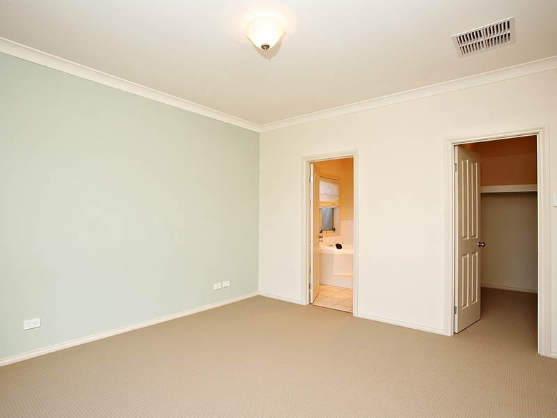 2 Vales Court, Mclaren Vale SA 5171