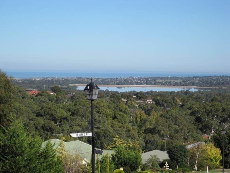 2 The Oaks Parade, Aberfoyle Park SA 5159