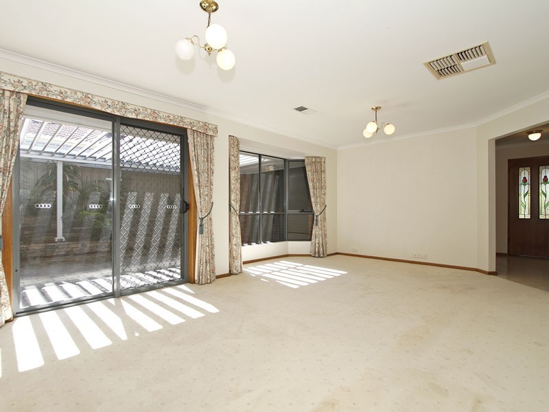 12 Treasure Place, Seaford Rise SA 5169