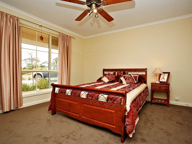 11 Light Place, Mount Compass SA 5210