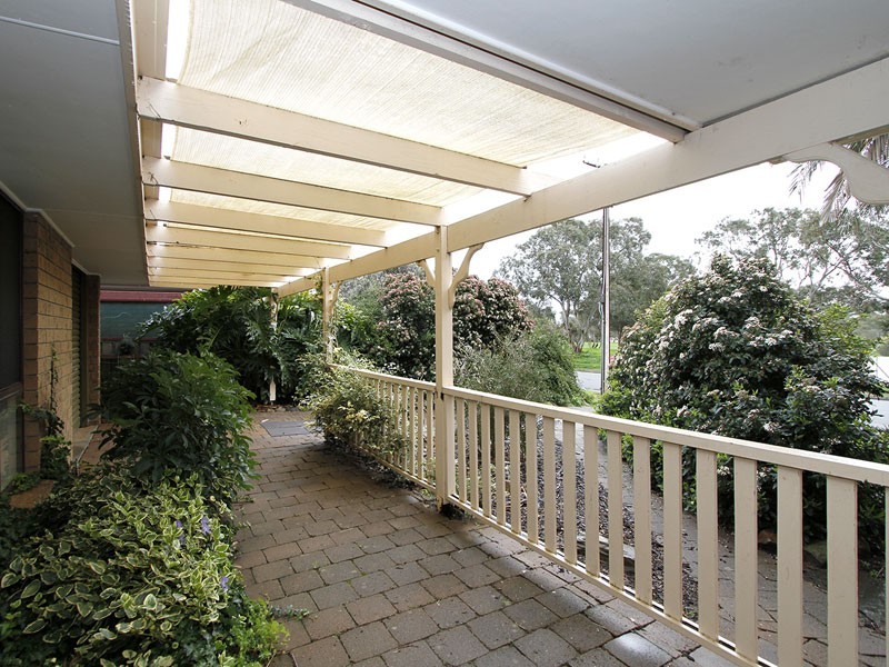 11 Bassett Street, Willunga SA 5172
