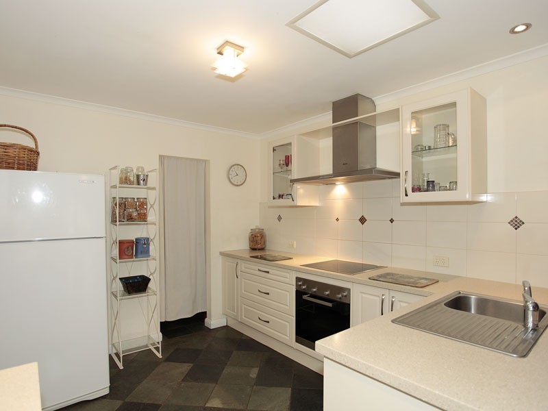 2 Quinn Road, Willunga SA 5172