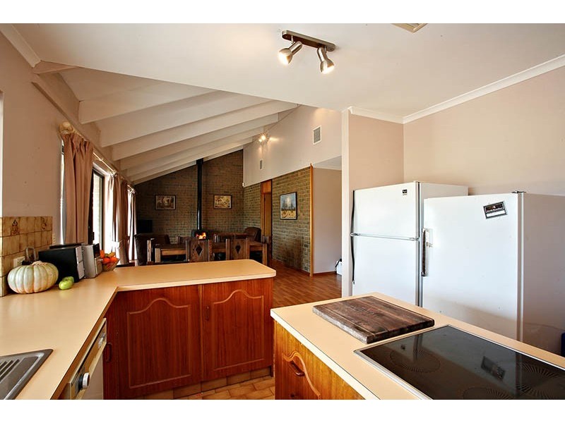 40 Valley View Drive, Mclaren Vale SA 5171