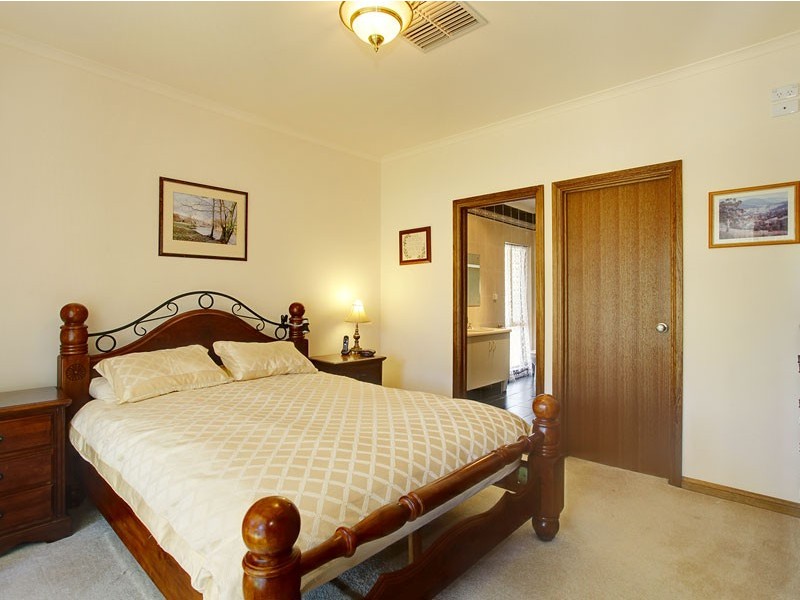 16 Vales Court, Mclaren Vale SA 5171