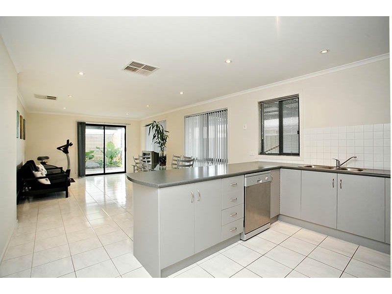 17 Blue Bay Avenue, Aldinga Beach SA 5173