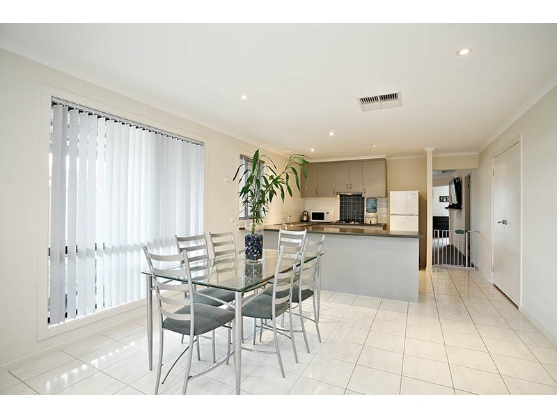 17 Blue Bay Avenue, Aldinga Beach SA 5173