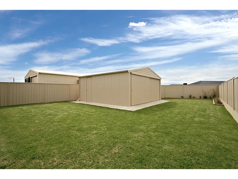 17 Blue Bay Avenue, Aldinga Beach SA 5173