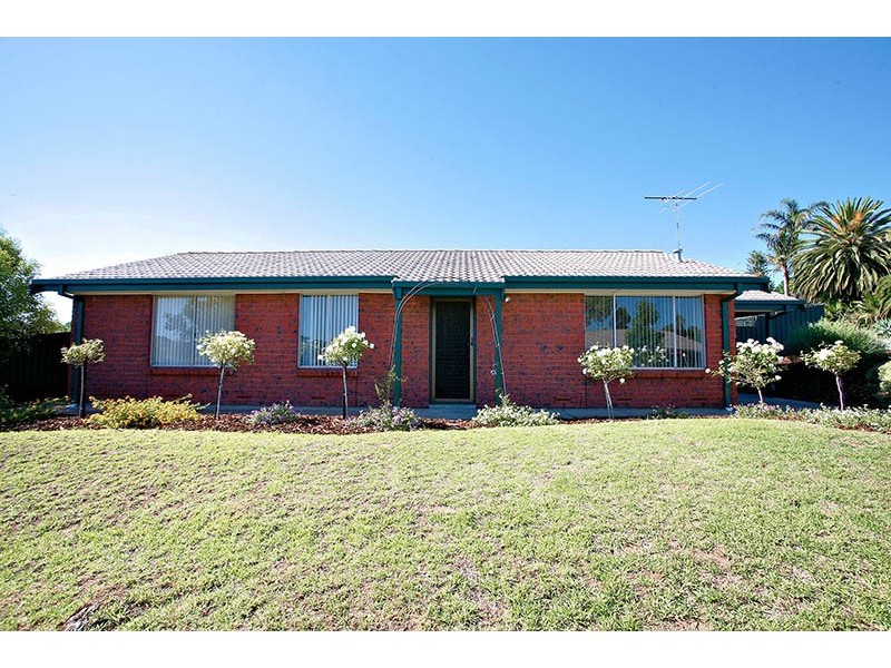 26 Featherstone Drive, Huntfield Heights SA 5163