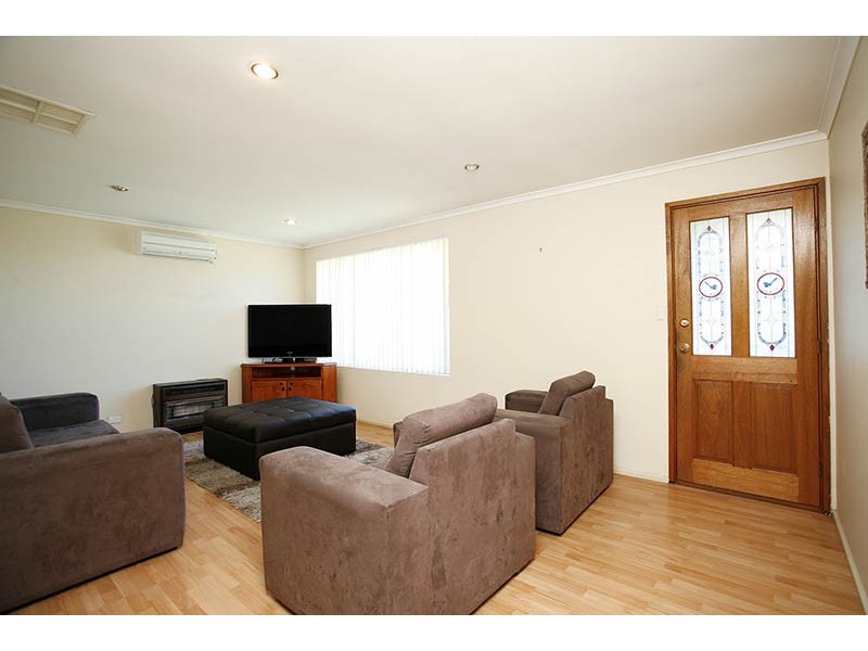 26 Featherstone Drive, Huntfield Heights SA 5163
