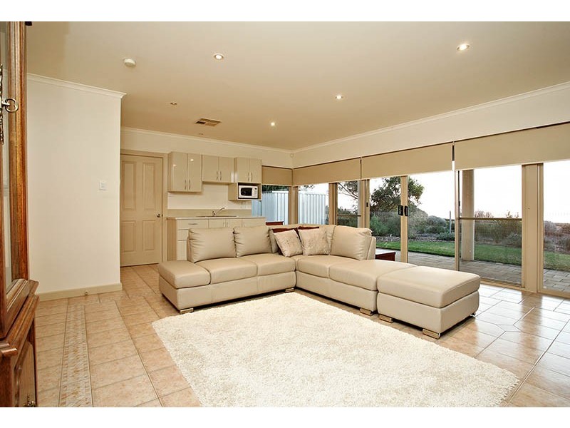 28 Maidencombe Drive, Moana SA 5169