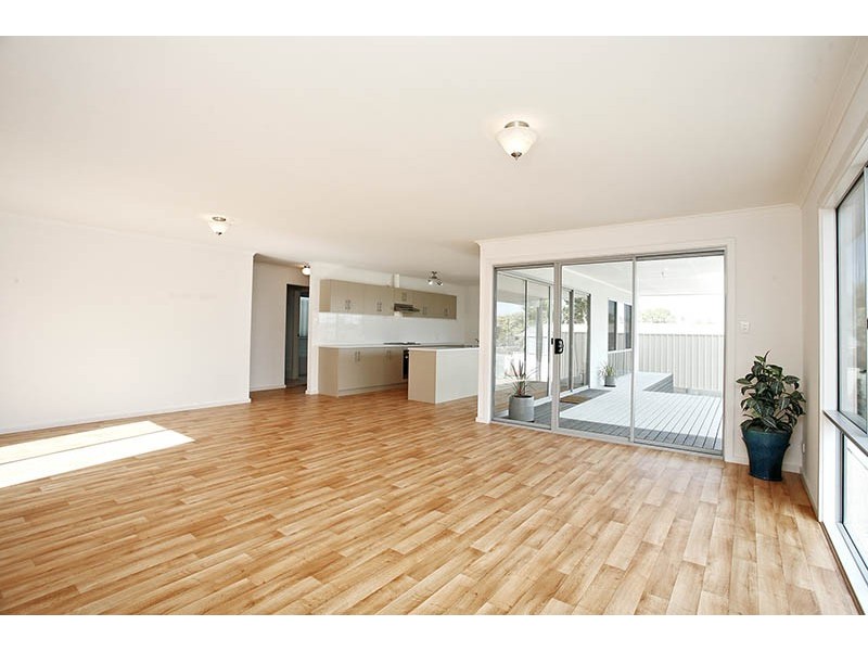 28 Martin Road, Morphett Vale SA 5162