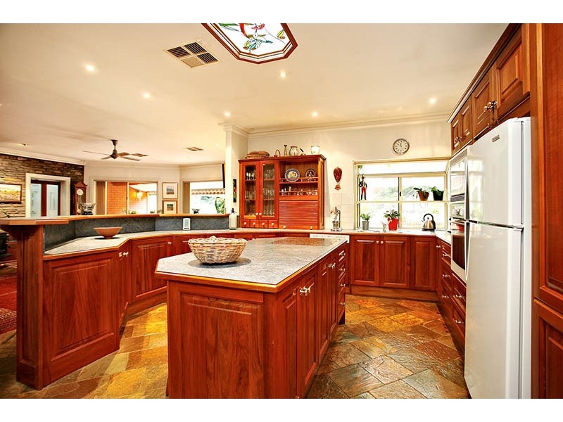 13 Waverley Drive, Willunga SA 5172