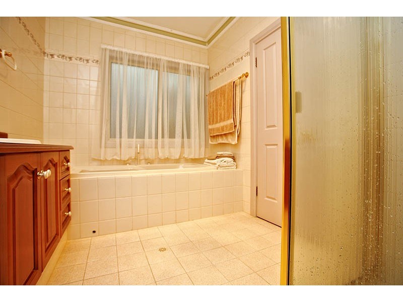 13 Waverley Drive, Willunga SA 5172