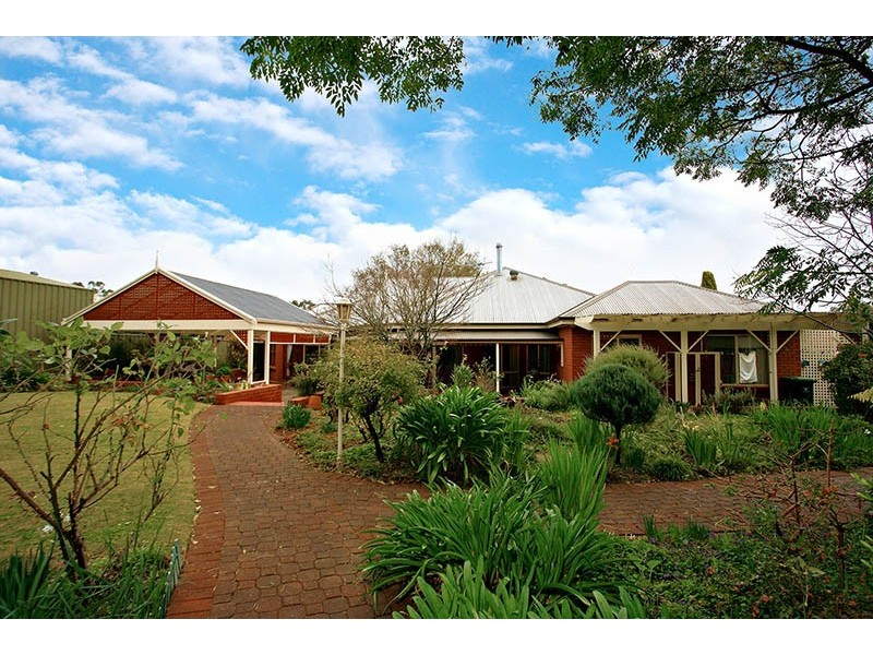 13 Waverley Drive, Willunga SA 5172