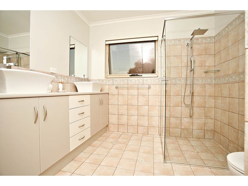 28 Maidencombe Drive, Moana SA 5169