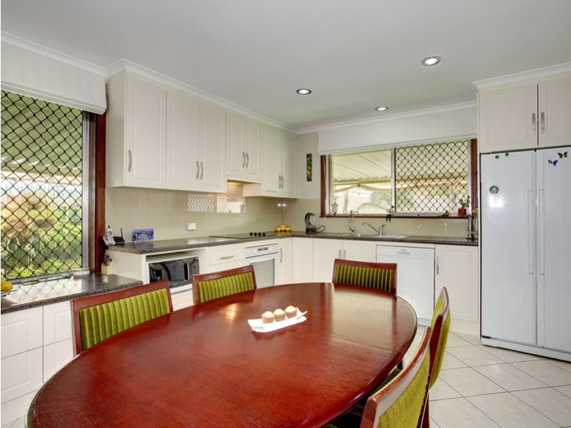 10 Kathryn Drive, Morphett Vale SA 5162