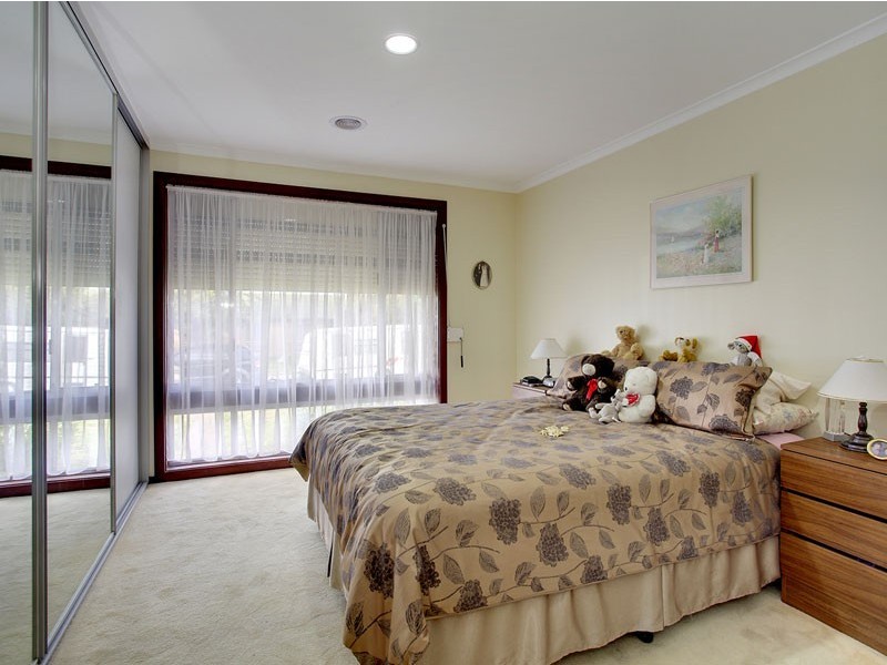 10 Kathryn Drive, Morphett Vale SA 5162