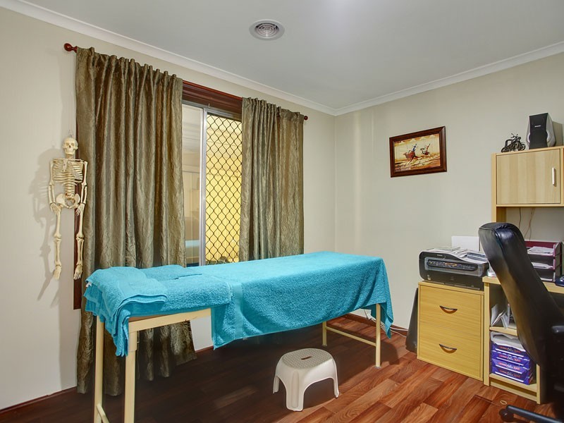 10 Kathryn Drive, Morphett Vale SA 5162