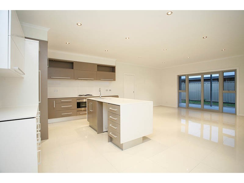 6 Burton Bank, Aldinga Beach SA 5173